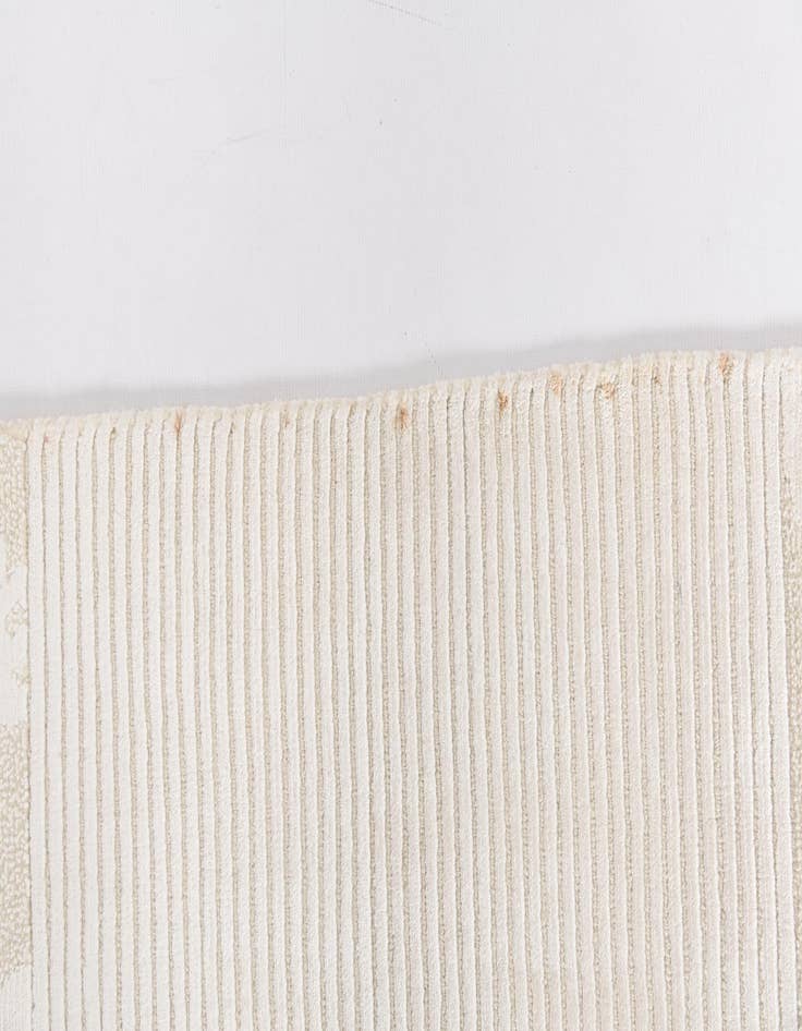 Detail image of  6' 9 x 10'  Hand Knotted Darya Wool Rug