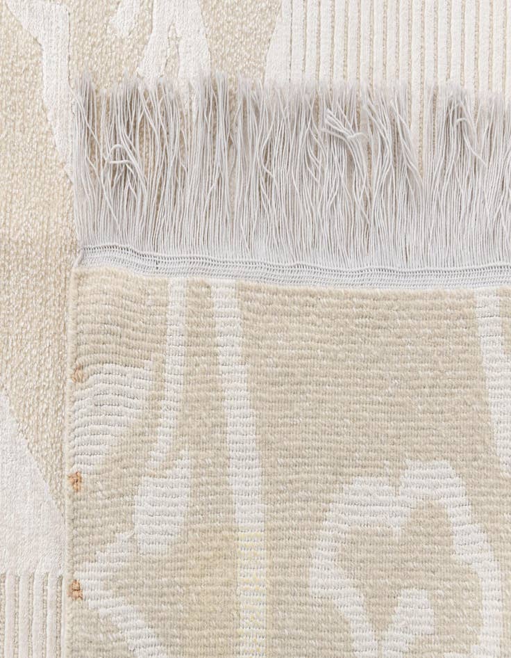 Detail image of  6' 9 x 10'  Hand Knotted Darya Wool Rug