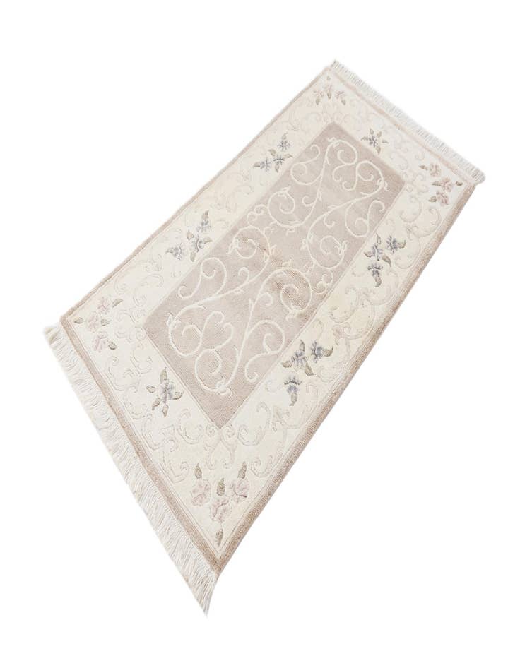 Detail image of  2' 8 x 4' 11  Hand Knotted Darya Wool Rug