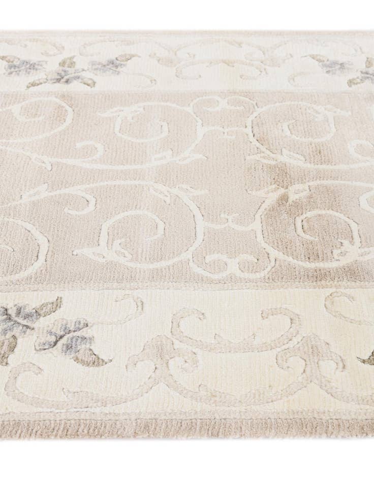 Detail image of  2' 8 x 4' 11  Hand Knotted Darya Wool Rug