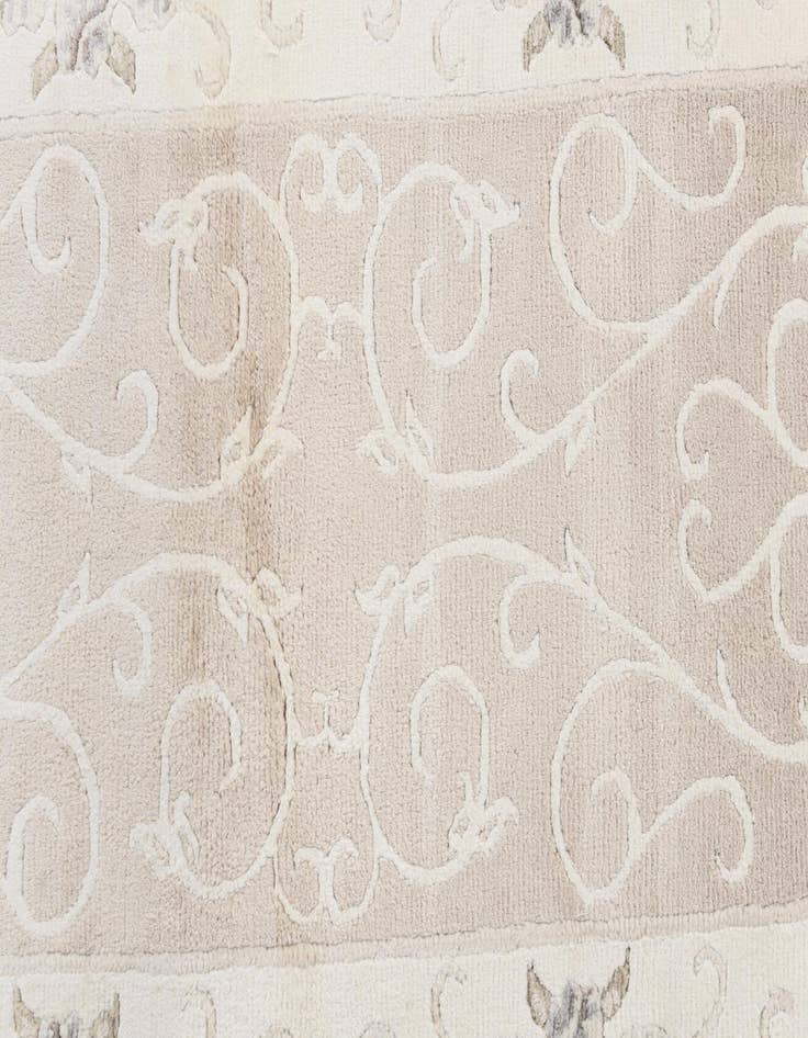Detail image of  2' 8 x 4' 11  Hand Knotted Darya Wool Rug