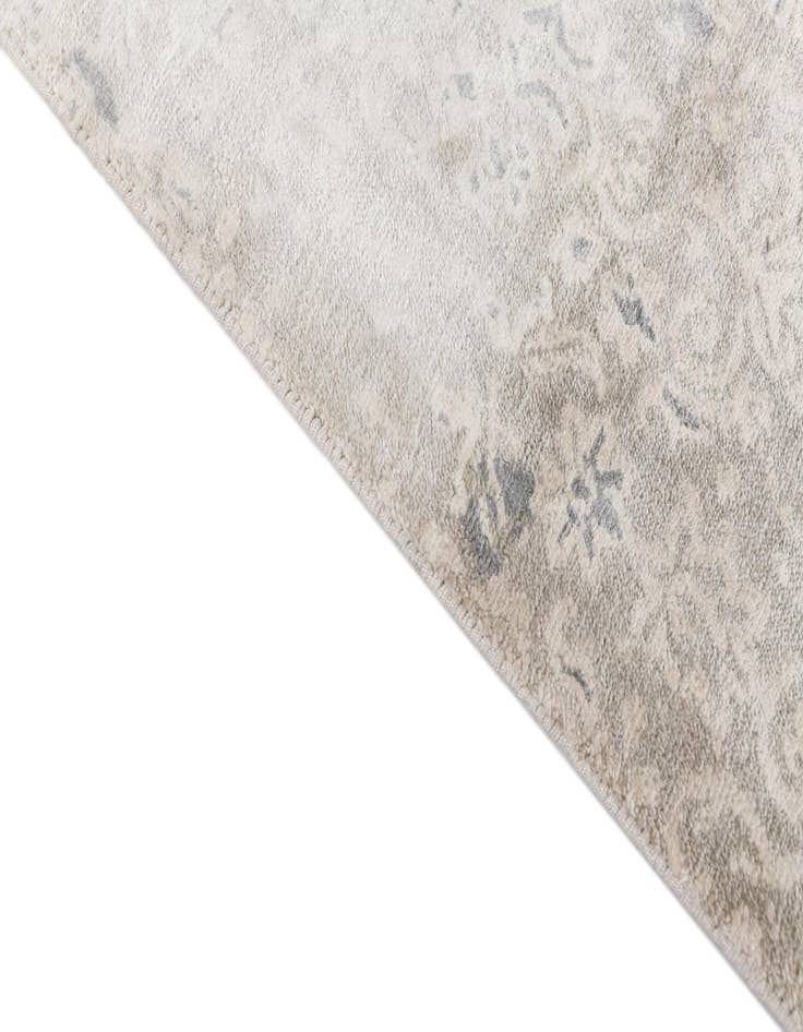 Detail image of  2' 8 x 4' 10  Hand Knotted Darya Wool Rug