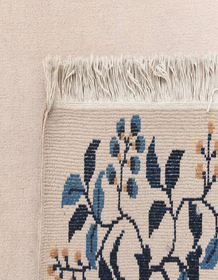 Detail image of  6' 2 x 9' 2  Hand Knotted Darya Wool Rug