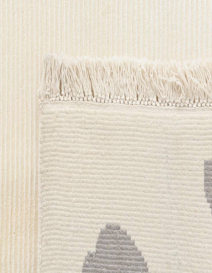 Detail image of  6' 7 x 9' 9  Hand Knotted Darya Wool Rug