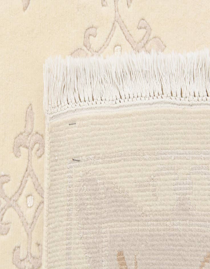 Detail image of  6' 7 x 9' 8  Hand Knotted Darya Wool Rug