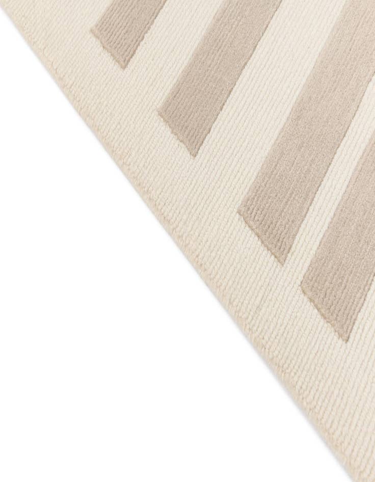 Detail image of  6' 8 x 9' 11  Hand Knotted Darya Wool Rug