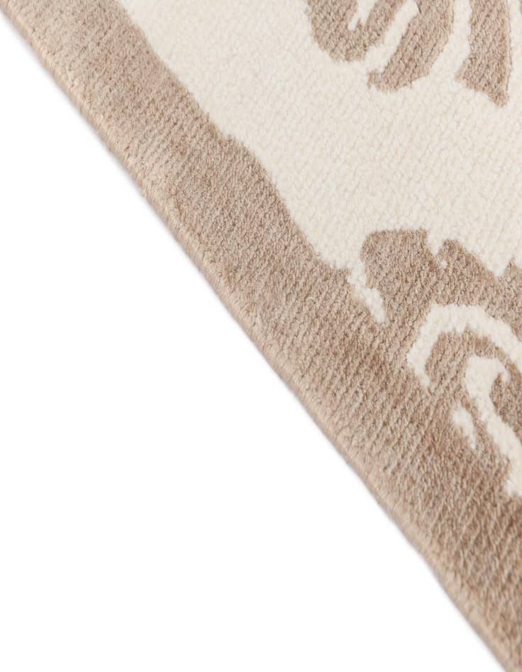 Detail image of  6' 9 x 9' 9  Hand Knotted Darya Wool Rug