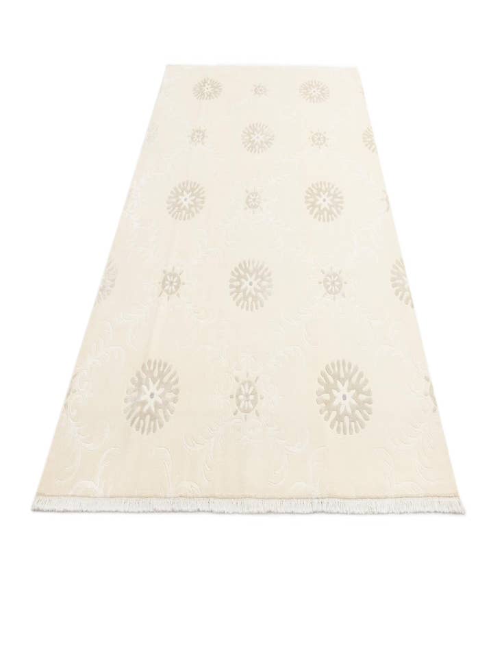 Detail image of  6' 9 x 9' 11  Hand Knotted Darya Wool Rug