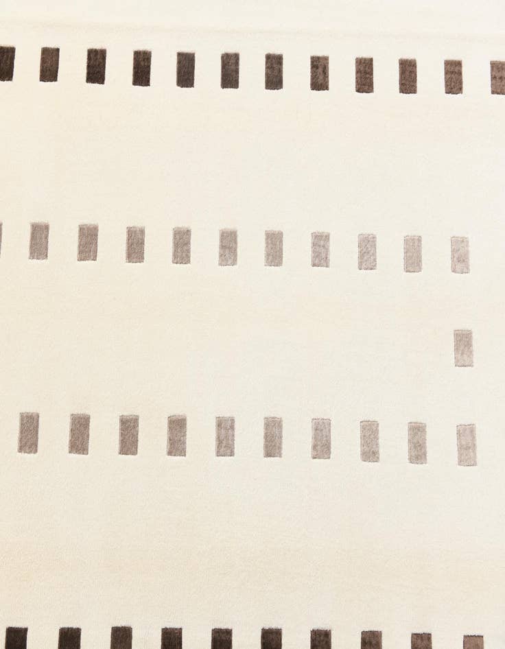 Detail image of  6' 7 x 9' 11  Hand Knotted Darya Wool Rug