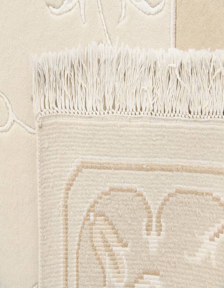 Detail image of  7' x 9' 6  Hand Knotted Darya Wool Rug