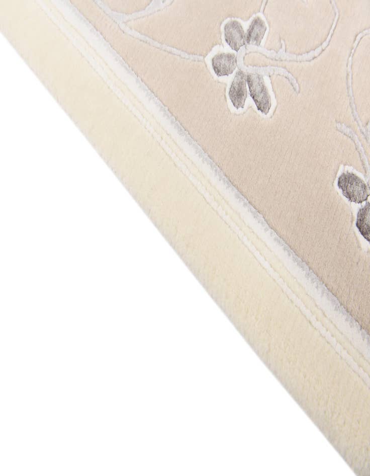 Detail image of  6' 7 x 9' 9  Hand Knotted Darya Wool Rug