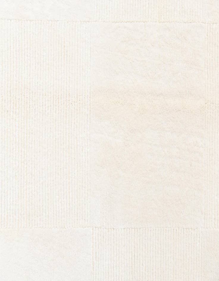 Detail image of  6' 7 x 9' 10  Hand Knotted Darya Wool Rug