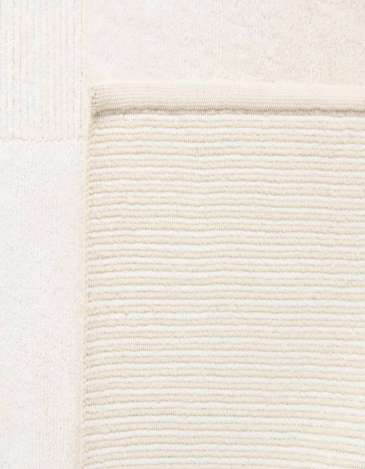 Detail image of  6' 7 x 9' 10  Hand Knotted Darya Wool Rug