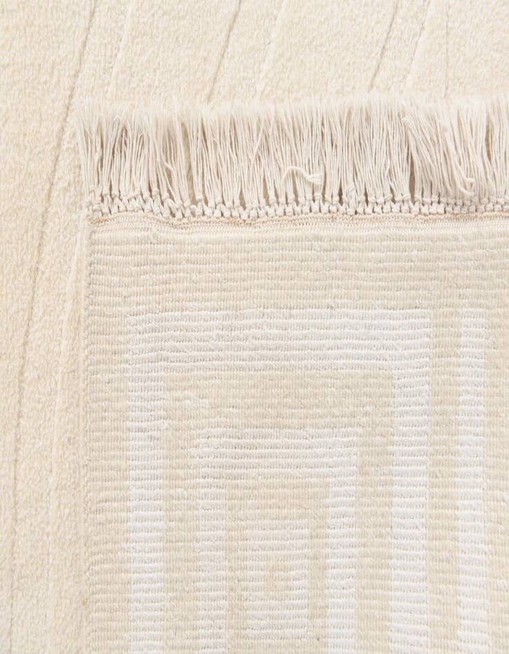 Detail image of  6' 7 x 9' 10  Hand Knotted Darya Wool Rug