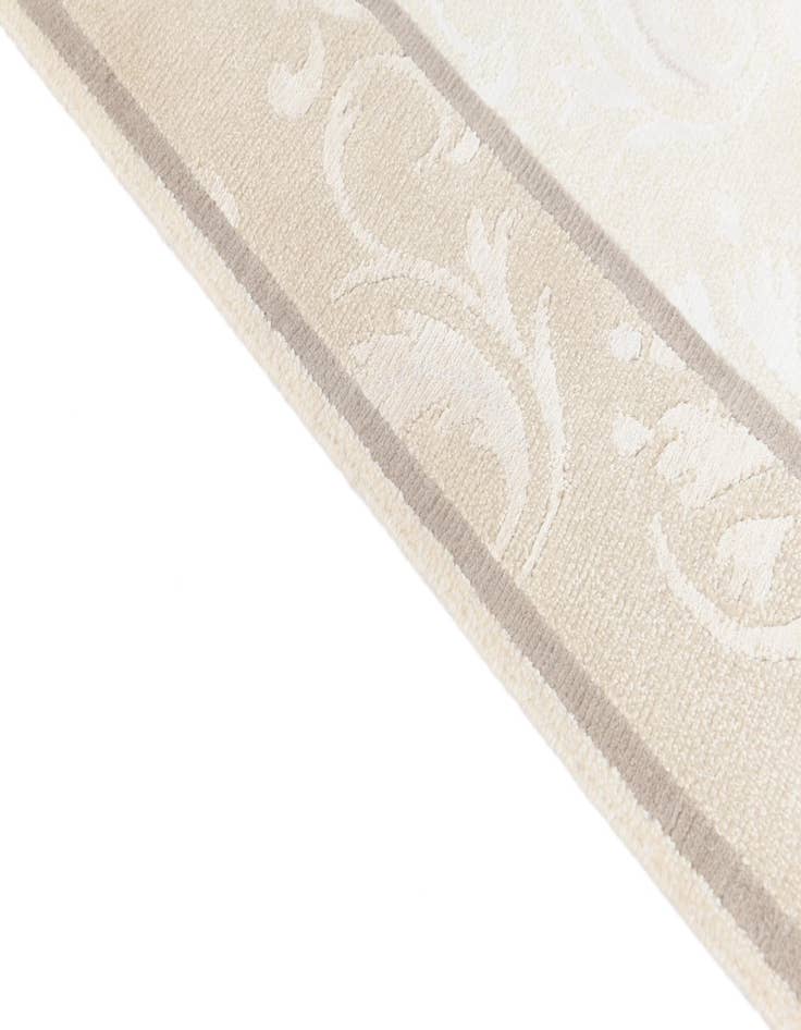 Detail image of  2' 11 x 5'  Hand Knotted Darya Wool Rug