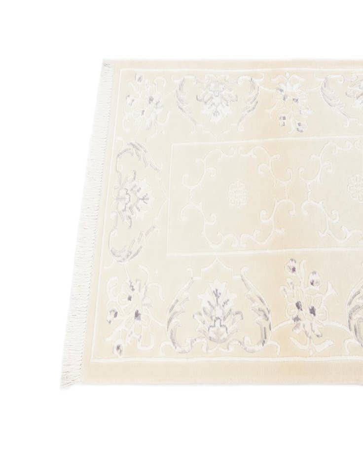 Detail image of  2' 8 x 4' 7  Hand Knotted Darya Wool Rug