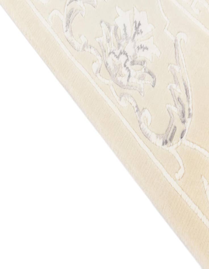 Detail image of  2' 8 x 4' 7  Hand Knotted Darya Wool Rug