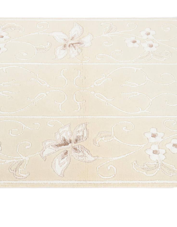 Detail image of  2' 8 x 4' 8  Hand Knotted Darya Wool Rug