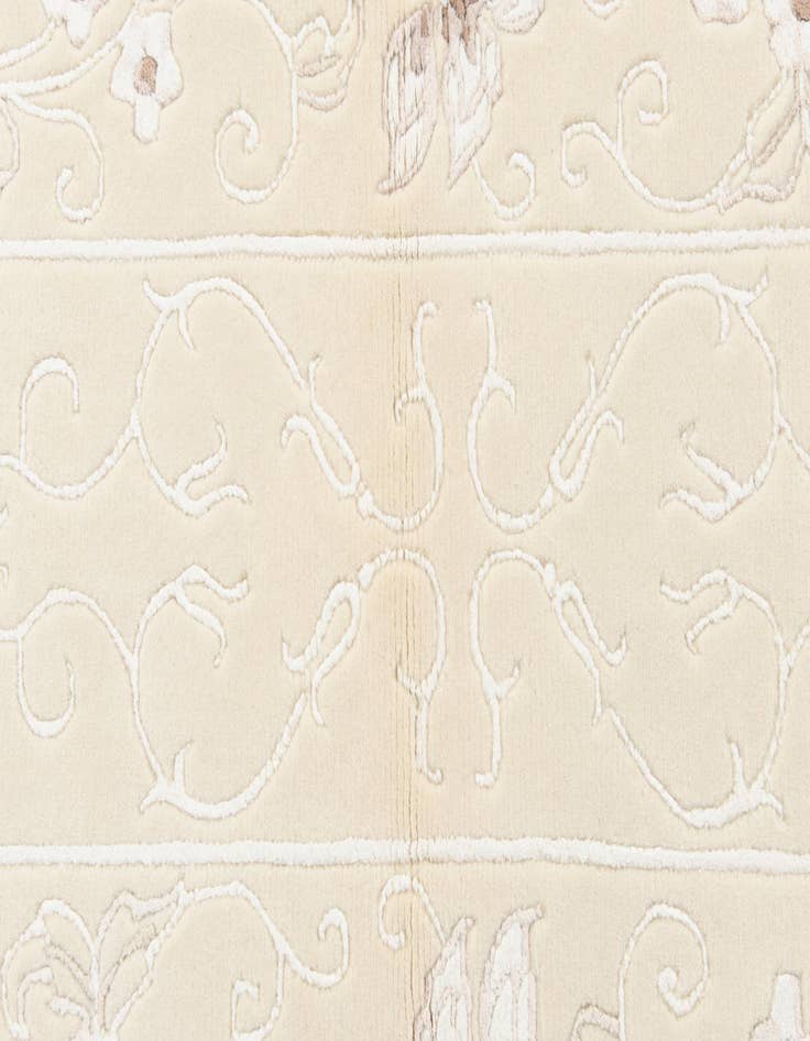 Detail image of  2' 8 x 4' 8  Hand Knotted Darya Wool Rug