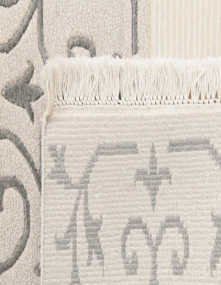 Detail image of  2' 8 x 5' 1  Hand Knotted Darya Wool Rug