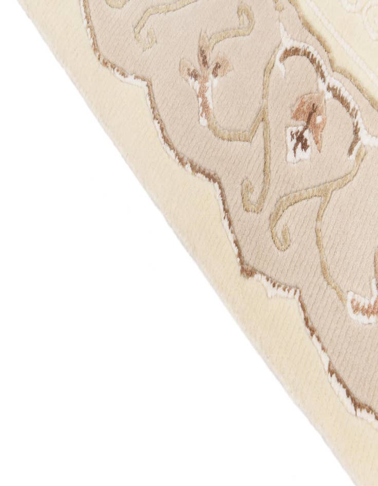 Detail image of  2' 10 x 4' 11  Hand Knotted Darya Wool Rug