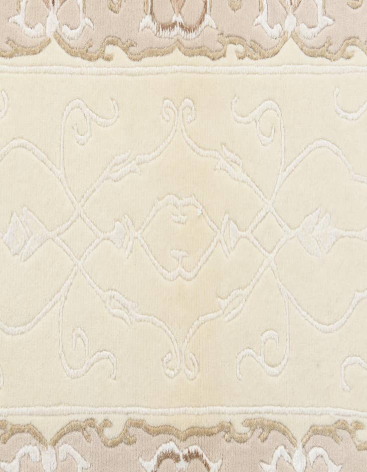 Detail image of  2' 10 x 4' 11  Hand Knotted Darya Wool Rug