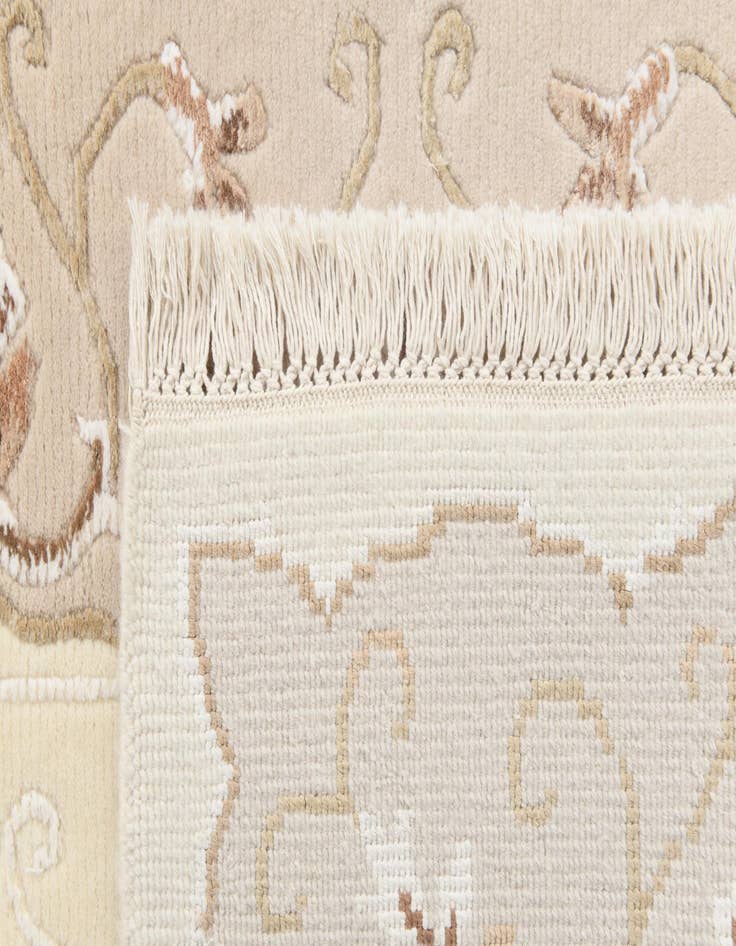 Detail image of  2' 10 x 4' 11  Hand Knotted Darya Wool Rug