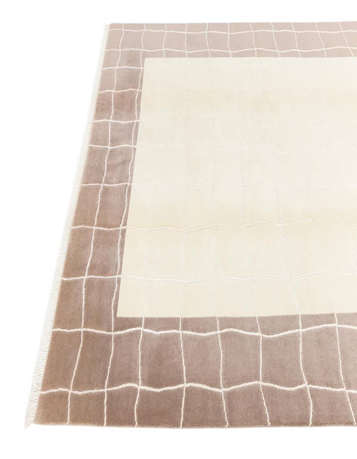 Detail image of  6' 5 x 9' 10  Hand Knotted Darya Wool Rug