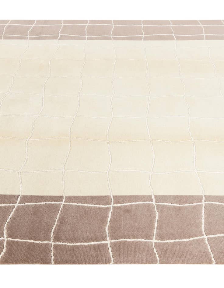 Detail image of  6' 5 x 9' 10  Hand Knotted Darya Wool Rug