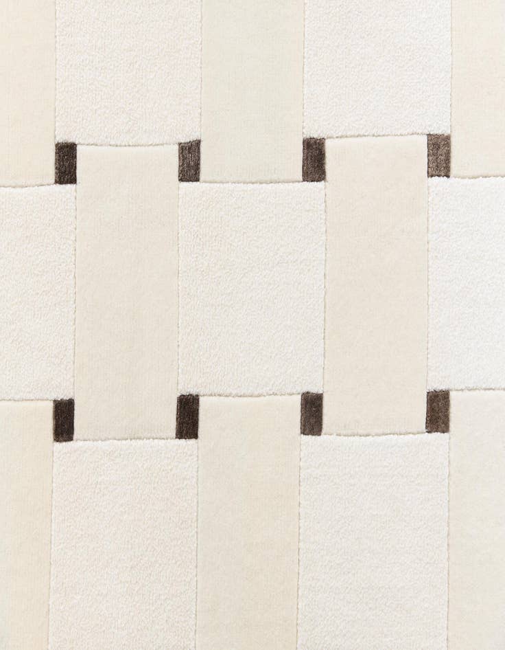 Detail image of  6' 5 x 9' 10  Hand Knotted Darya Wool Rug