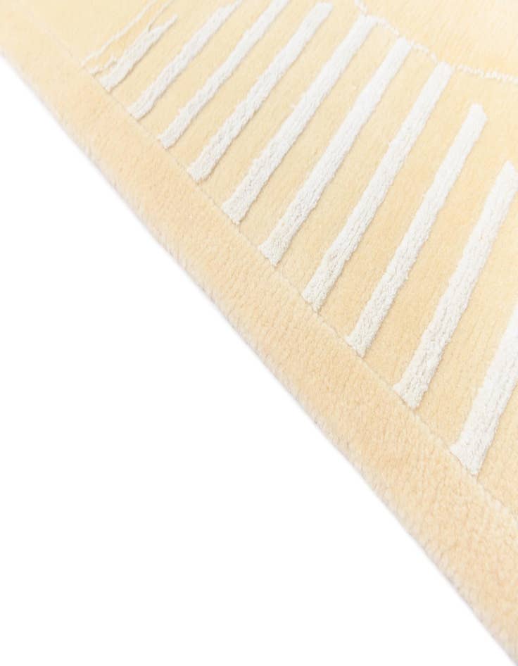 Detail image of  6' 7 x 9' 9  Hand Knotted Darya Wool Rug