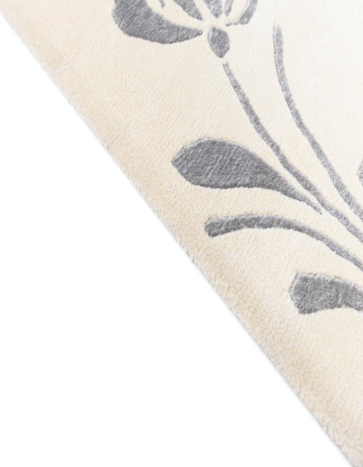 Detail image of  6' 7 x 9' 10  Hand Knotted Darya Wool Rug