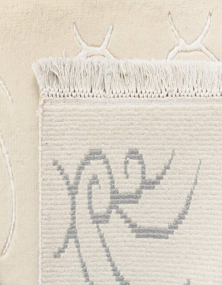 Detail image of  5' 7 x 7' 10  Hand Knotted Darya Wool Rug