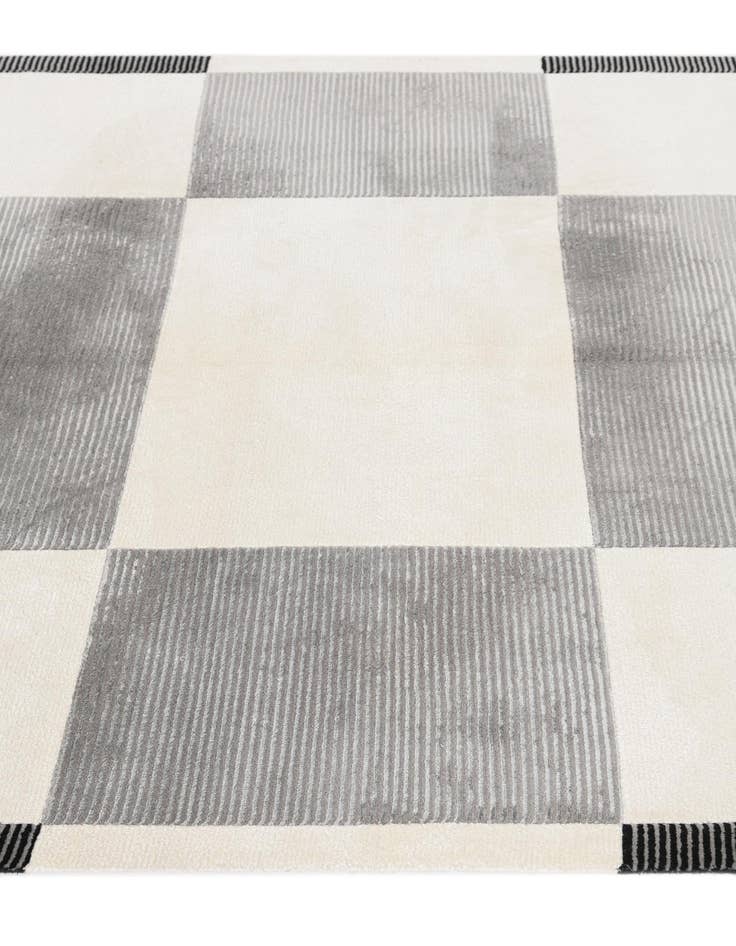 Detail image of  4' 11 x 6' 7  Hand Knotted Darya Wool Rug