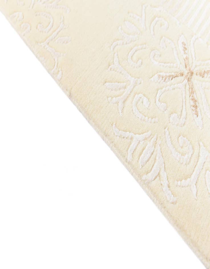 Detail image of  4' 10 x 6' 5  Hand Knotted Darya Wool Rug