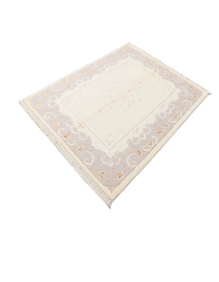 Detail image of  4' 11 x 6' 10  Hand Knotted Darya Wool Rug