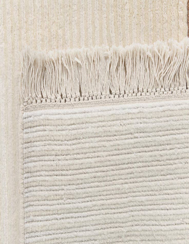 Detail image of  5' x 6' 7  Hand Knotted Darya Wool Rug