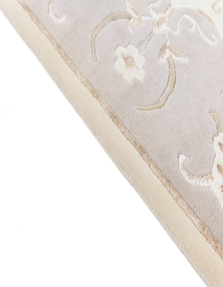 Detail image of  4' 11 x 6' 6  Hand Knotted Darya Wool Rug