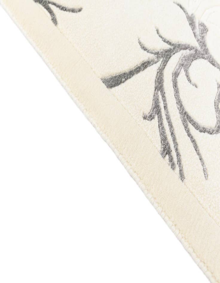 Detail image of  4' 9 x 6' 8  Hand Knotted Darya Wool Rug