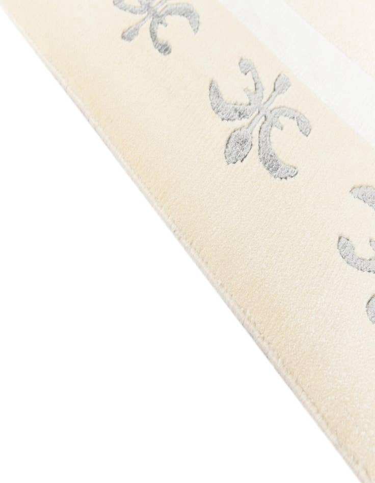 Detail image of  4' 10 x 6' 7  Hand Knotted Darya Wool Rug