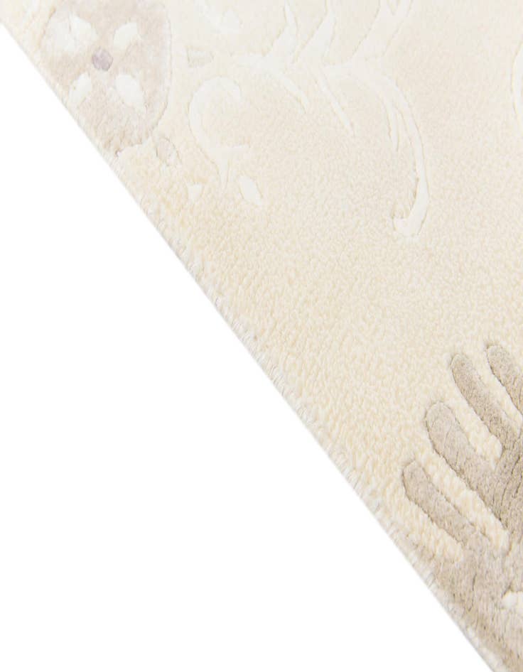 Detail image of  2' 11 x 5'  Hand Knotted Darya Wool Rug