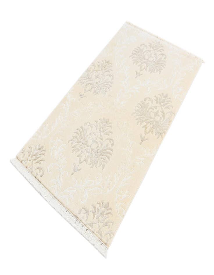 Detail image of  2' 7 x 4' 8  Hand Knotted Darya Wool Rug