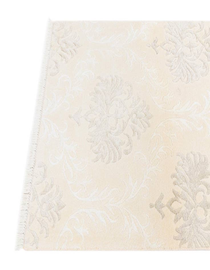 Detail image of  2' 7 x 4' 8  Hand Knotted Darya Wool Rug