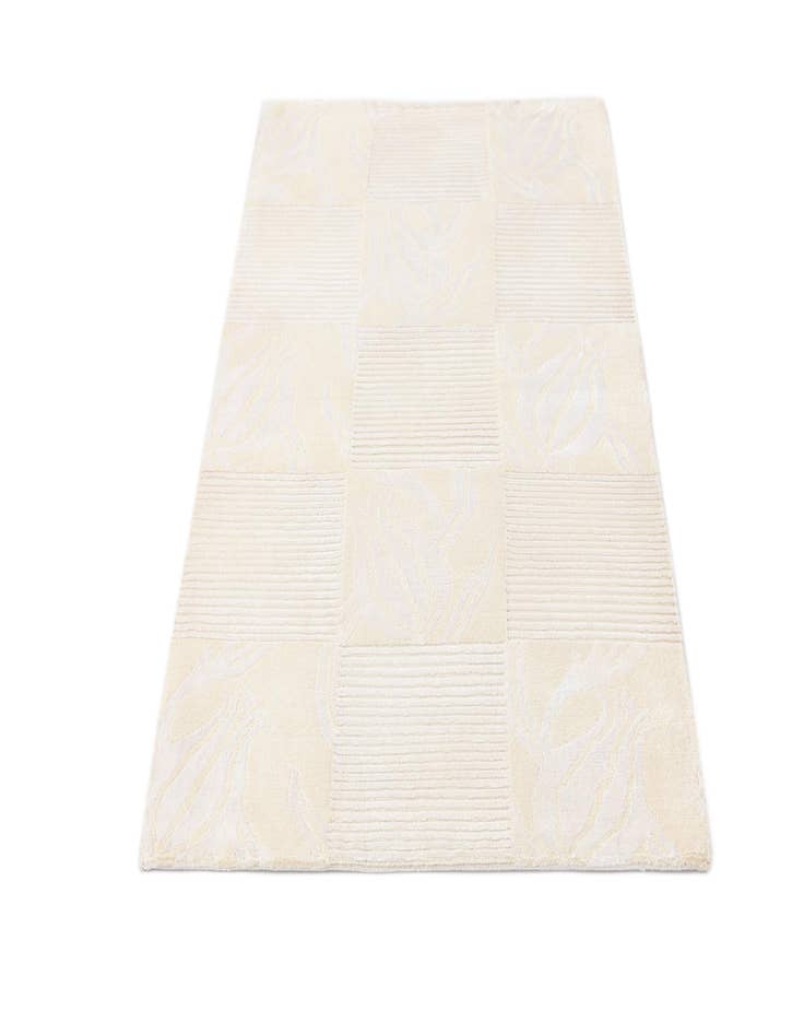 Detail image of  3' 1 x 4' 11  Hand Knotted Darya Wool Rug