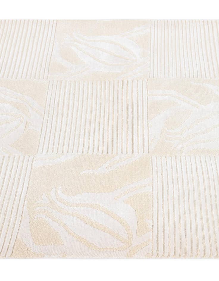 Detail image of  3' 1 x 4' 11  Hand Knotted Darya Wool Rug