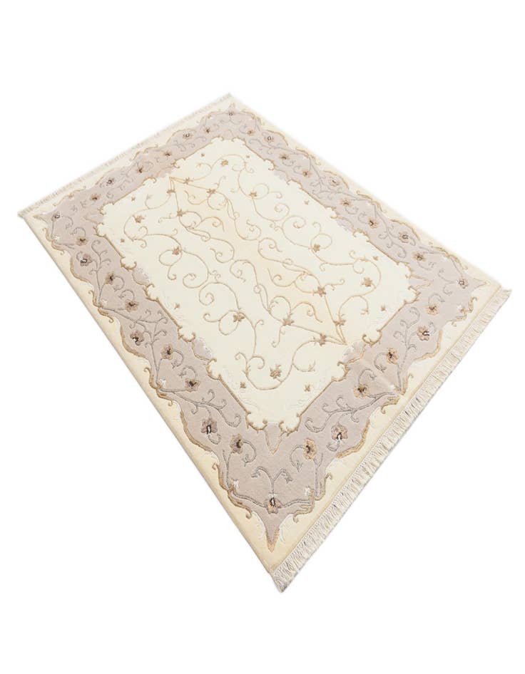 Detail image of  5' 1 x 6' 6  Hand Knotted Darya Wool Rug