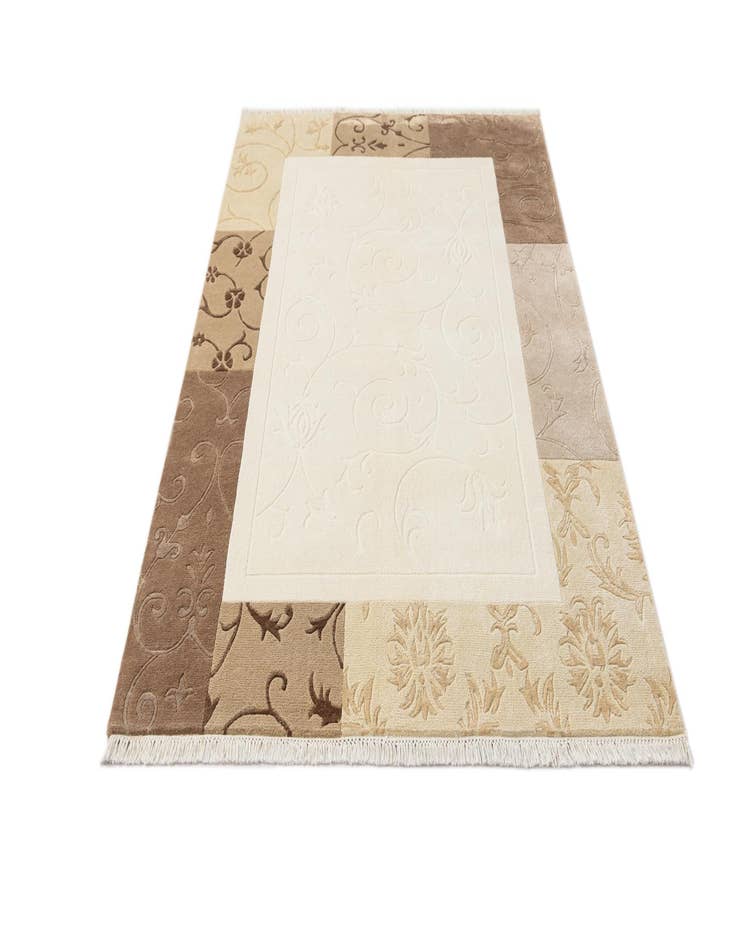 Detail image of  4' 7 x 6' 9  Hand Knotted Darya Wool Rug