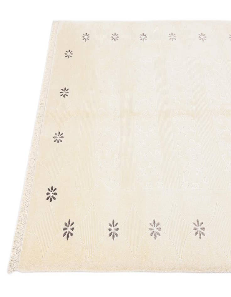 Detail image of  5' 1 x 6' 6  Hand Knotted Darya Wool Rug