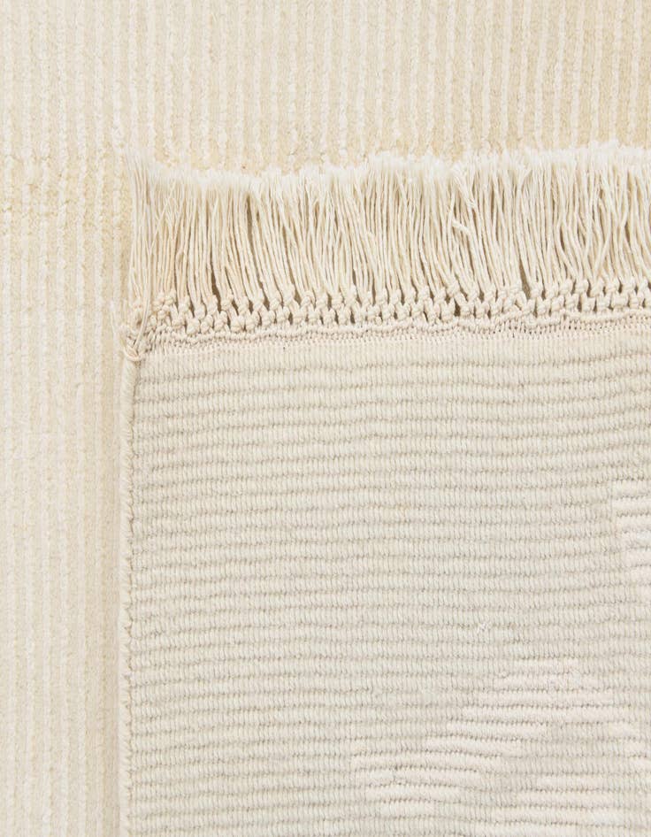 Detail image of  4' 11 x 6' 8  Hand Knotted Darya Wool Rug