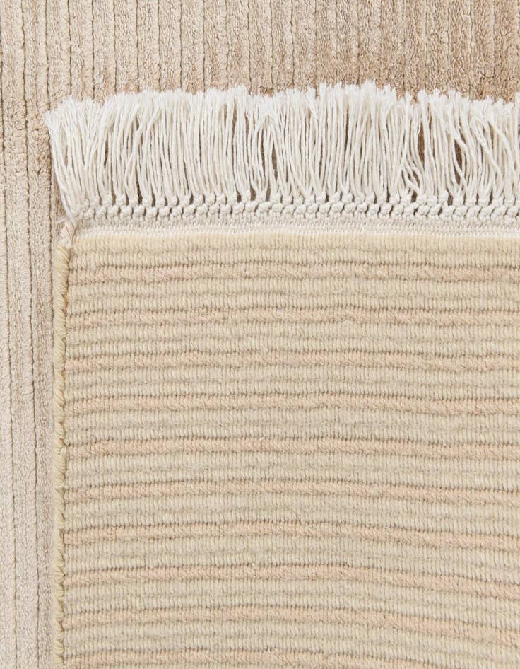 Detail image of  4' 10 x 6' 9  Hand Knotted Darya Wool Rug